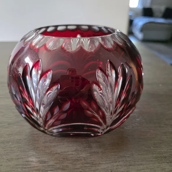 Bohemian Odessa Cranberry Red Cut to Clear Crystal Glass Rose Bowl Vase - Picture 3 of 4